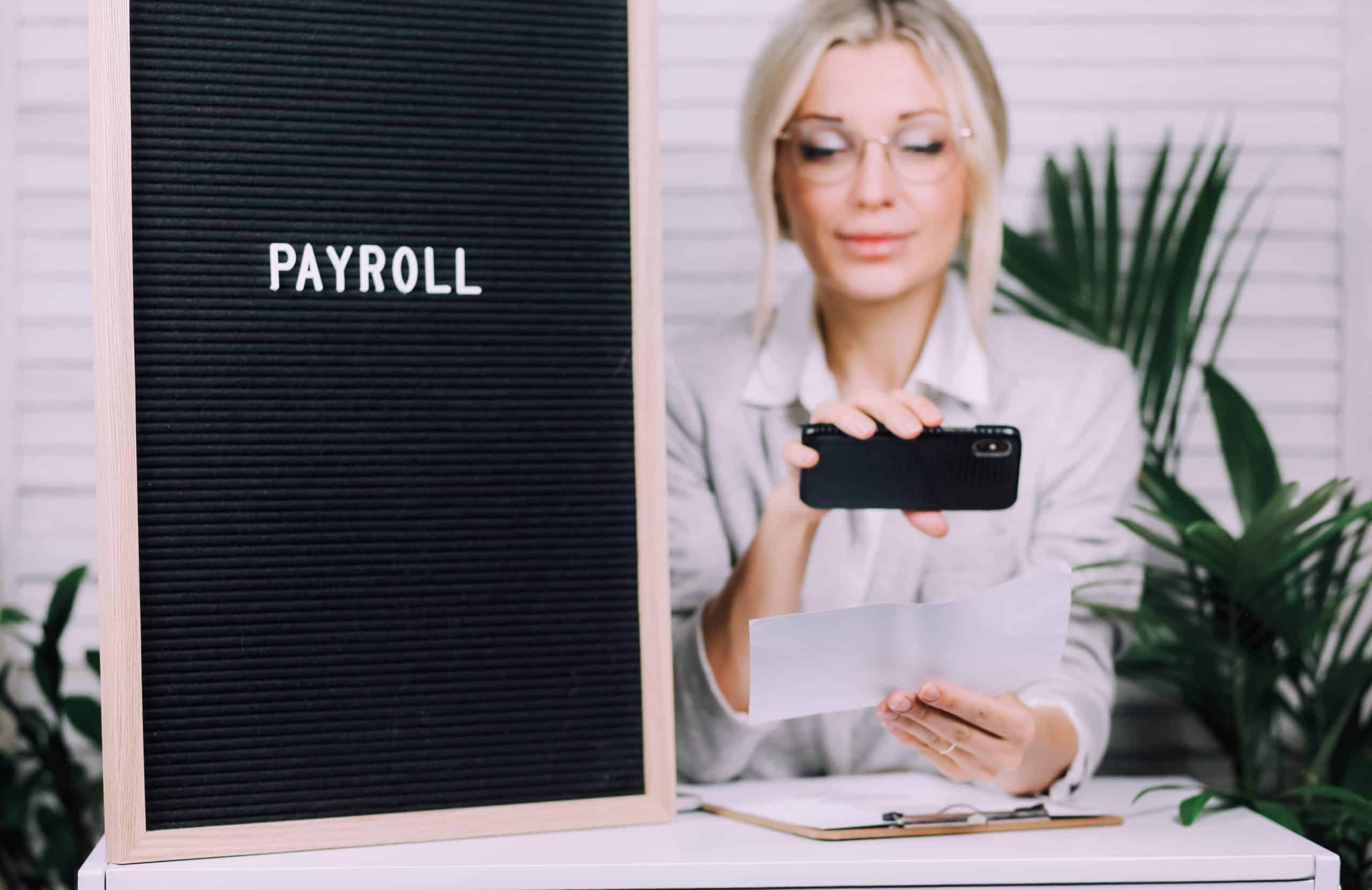 How to use a payroll service for actors